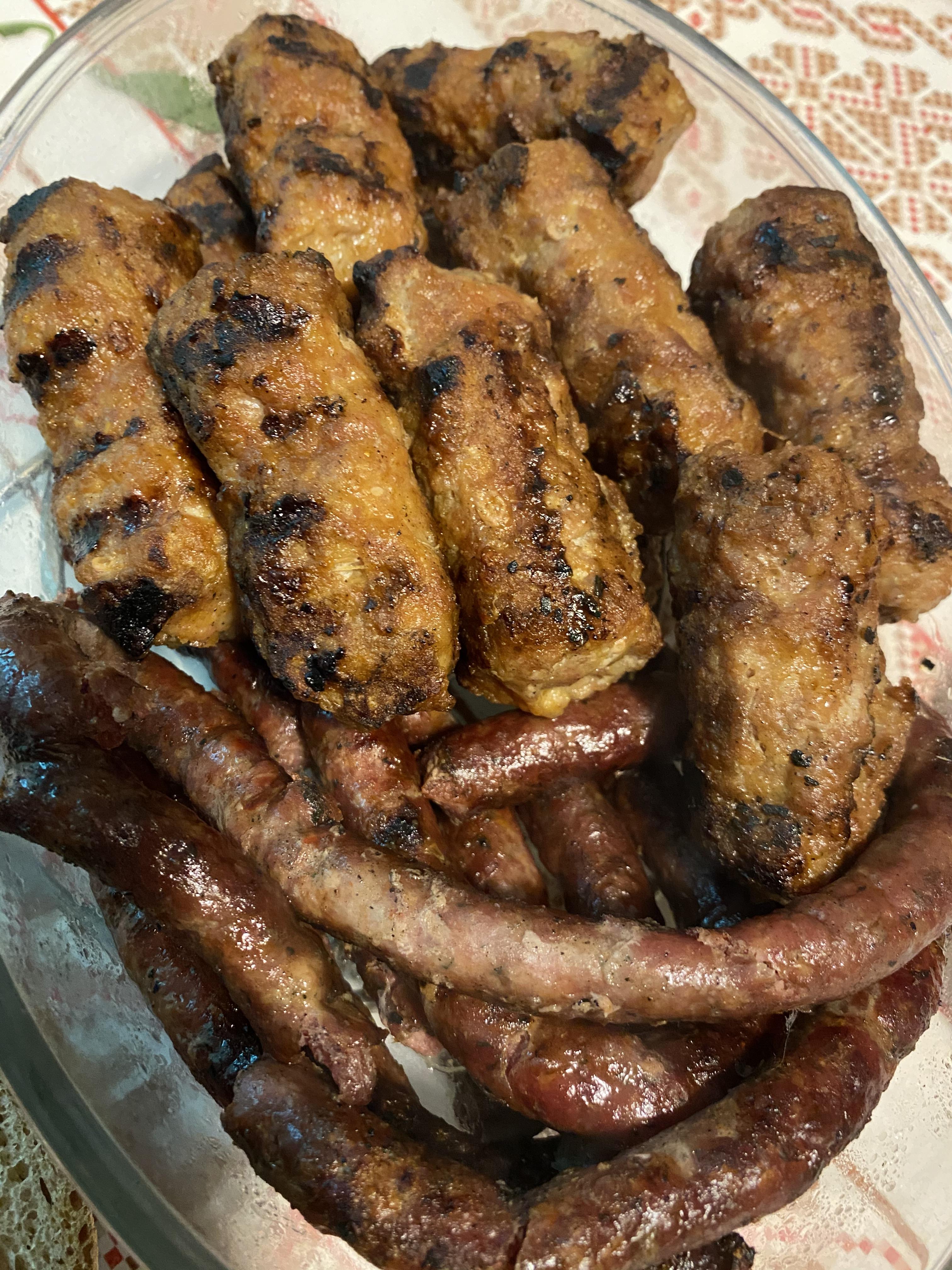 Mici și cârnăciori
